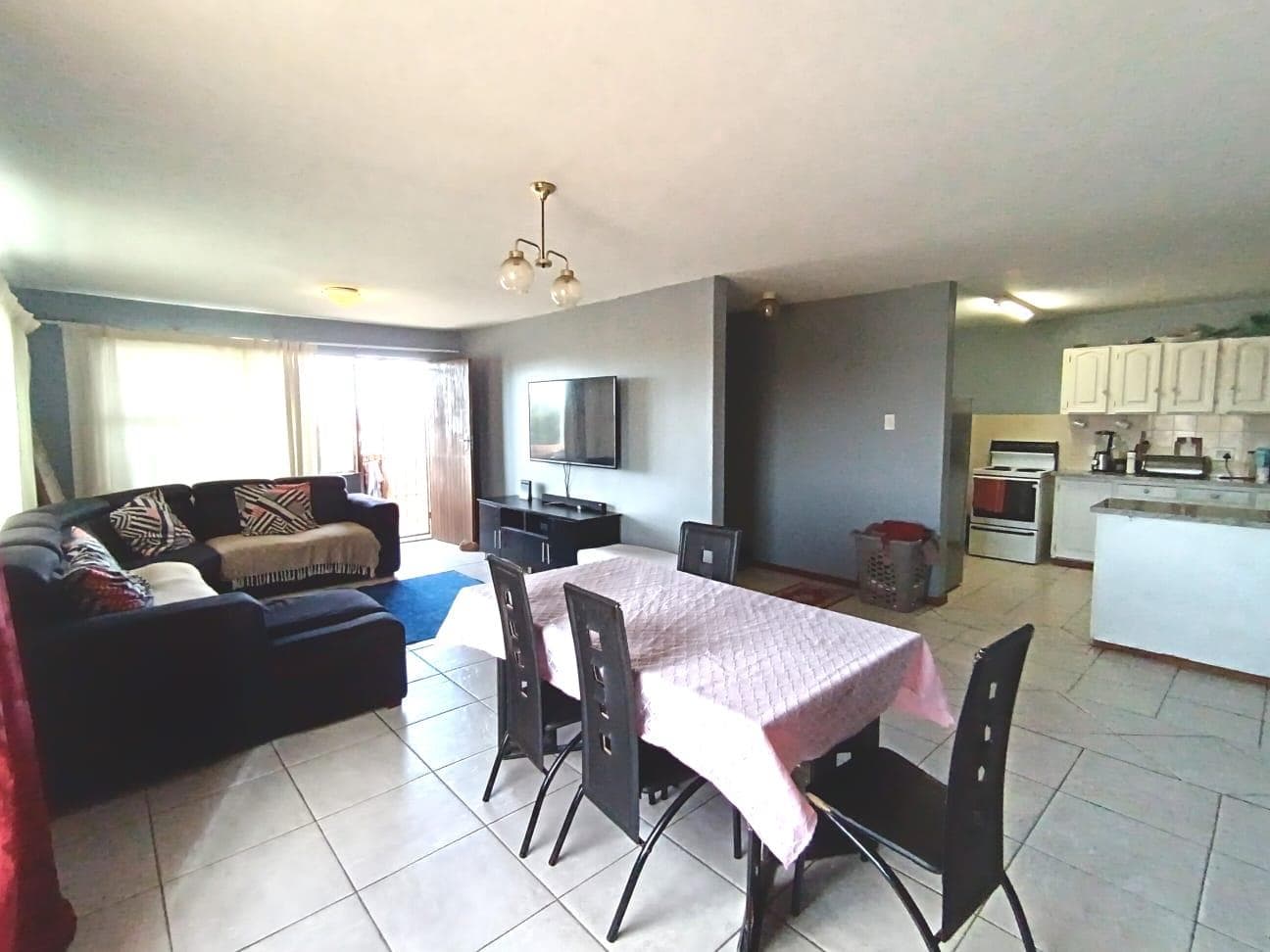3 Bedroom Apartment in Rowallan Park