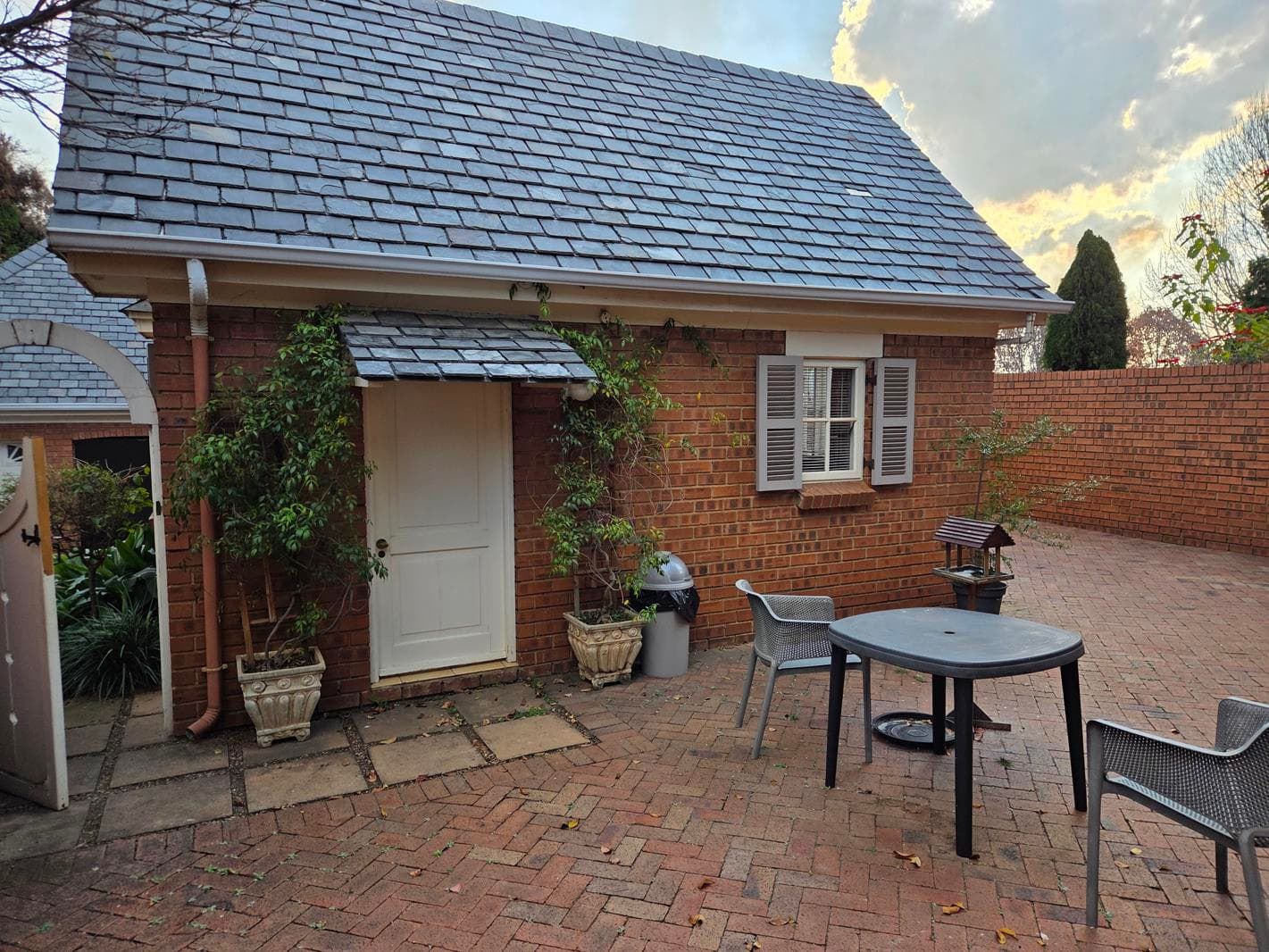 1 Bedroom Garden Cottage in Cornwall Hill
