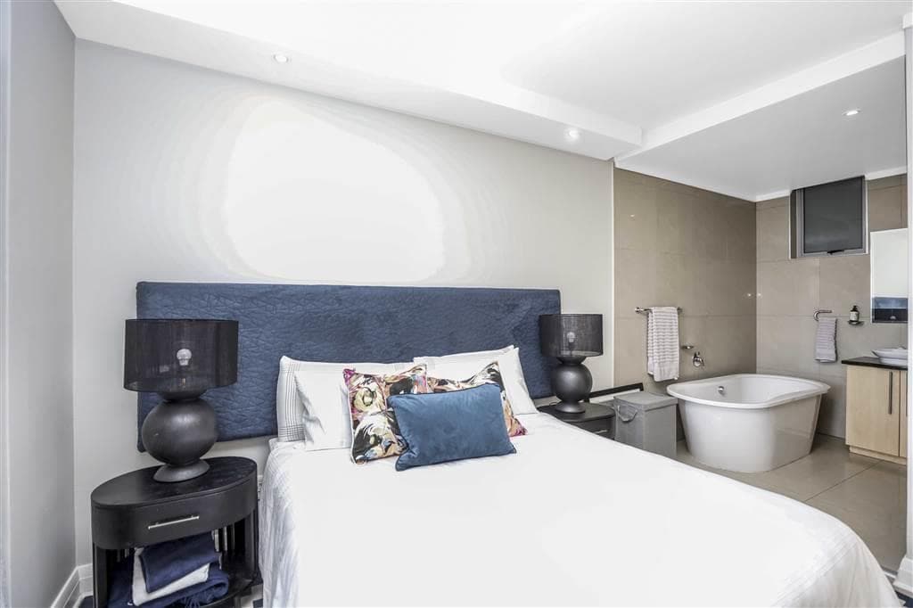 2 Bedroom Penthouse in Sandown