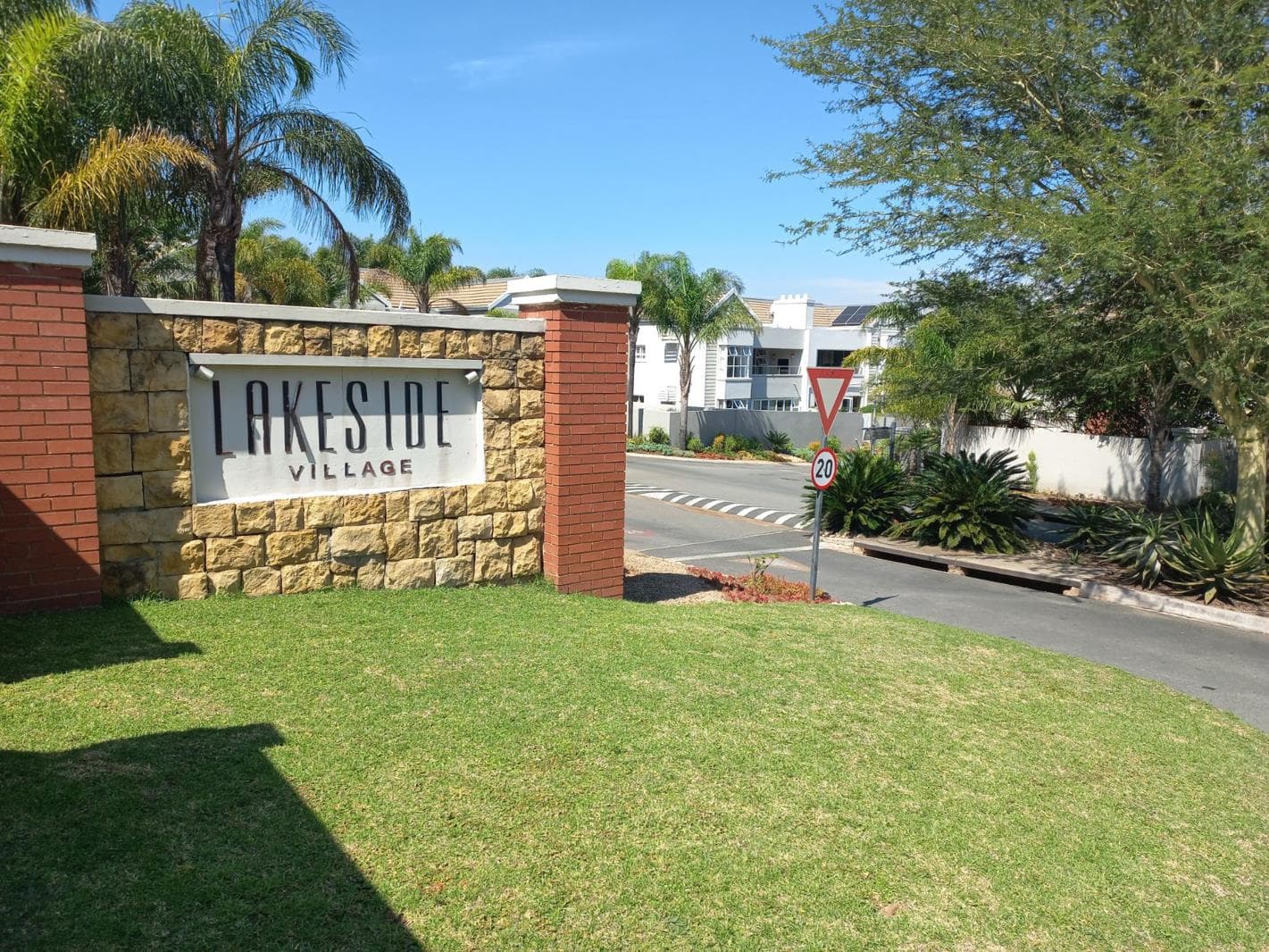 2 Bedroom House in Eagle Canyon Golf Estate