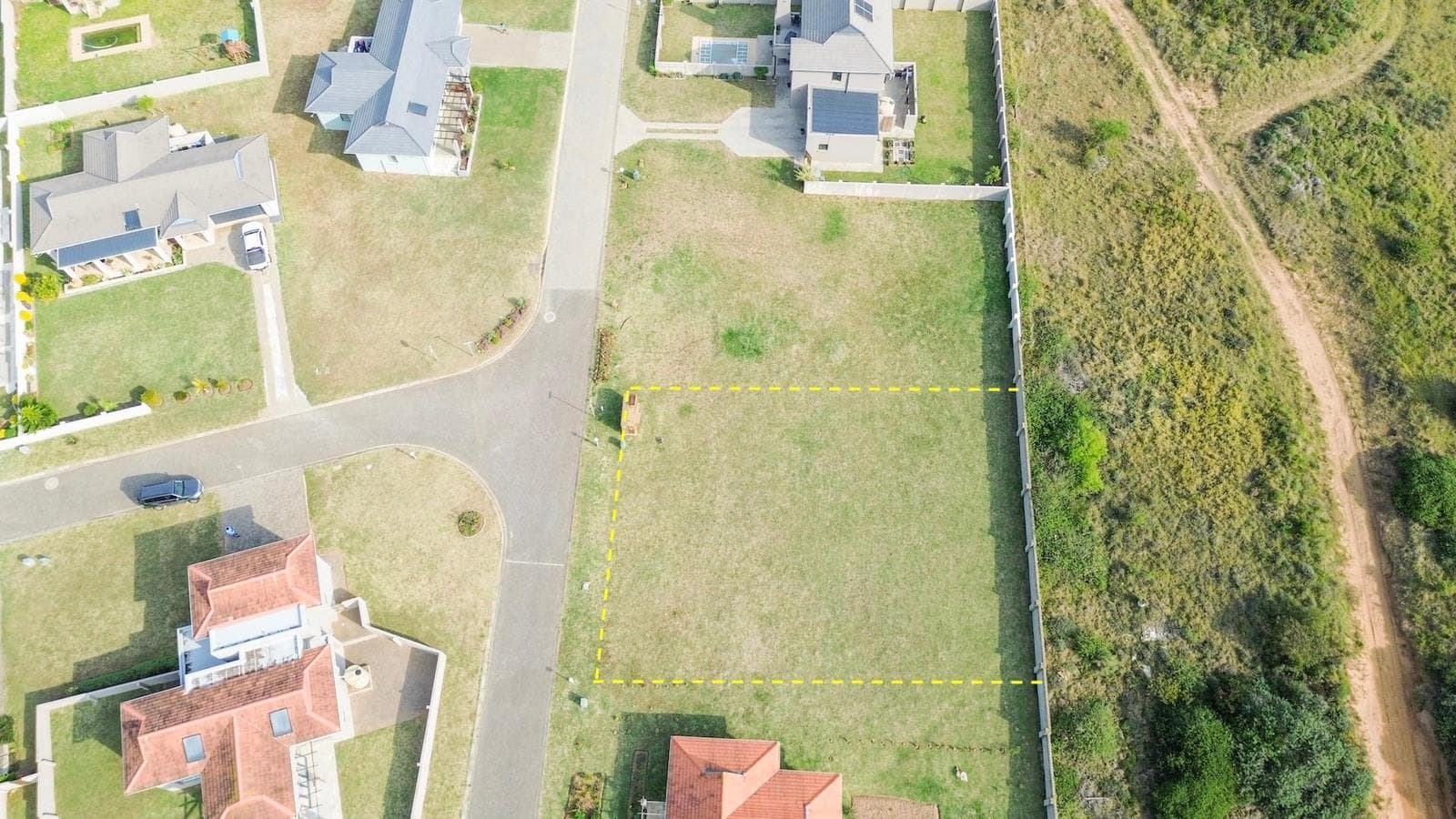 851 m² Land available in Kidds Beach