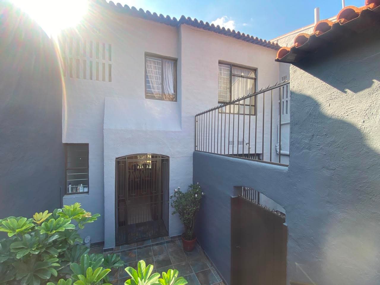 3 Bedroom Townhouse in Mondeor