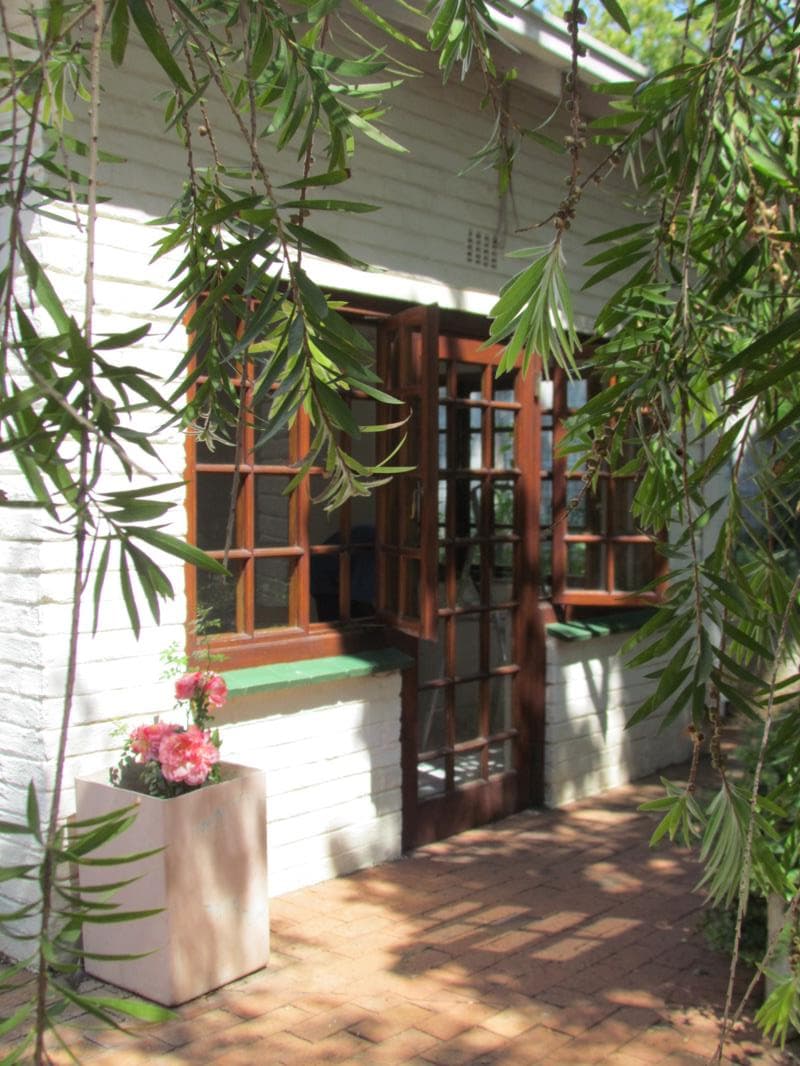 1 Bedroom Garden Cottage in Parktown North