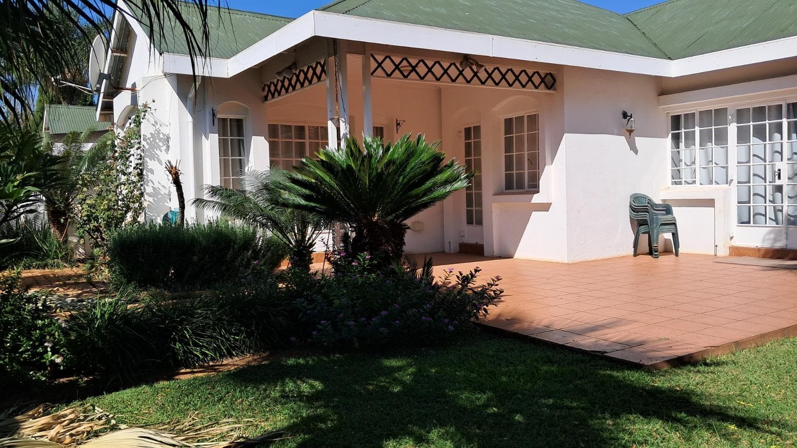 2 Bedroom House in Die Hoewes