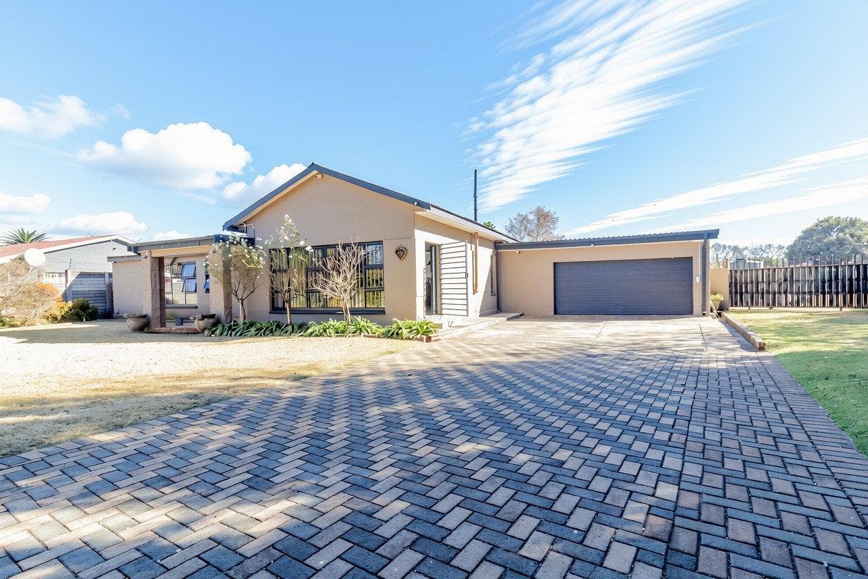 4 Bedroom House in Selection Park