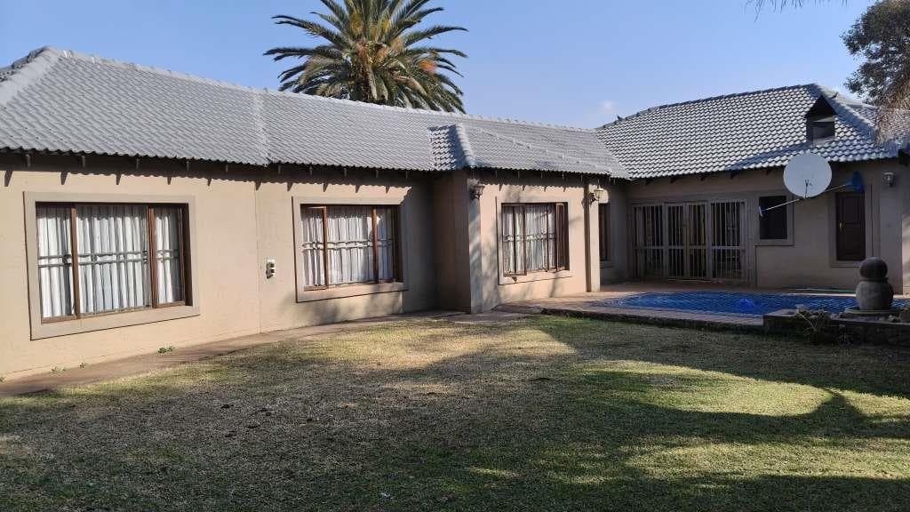 4 Bedroom House in Wierda Park