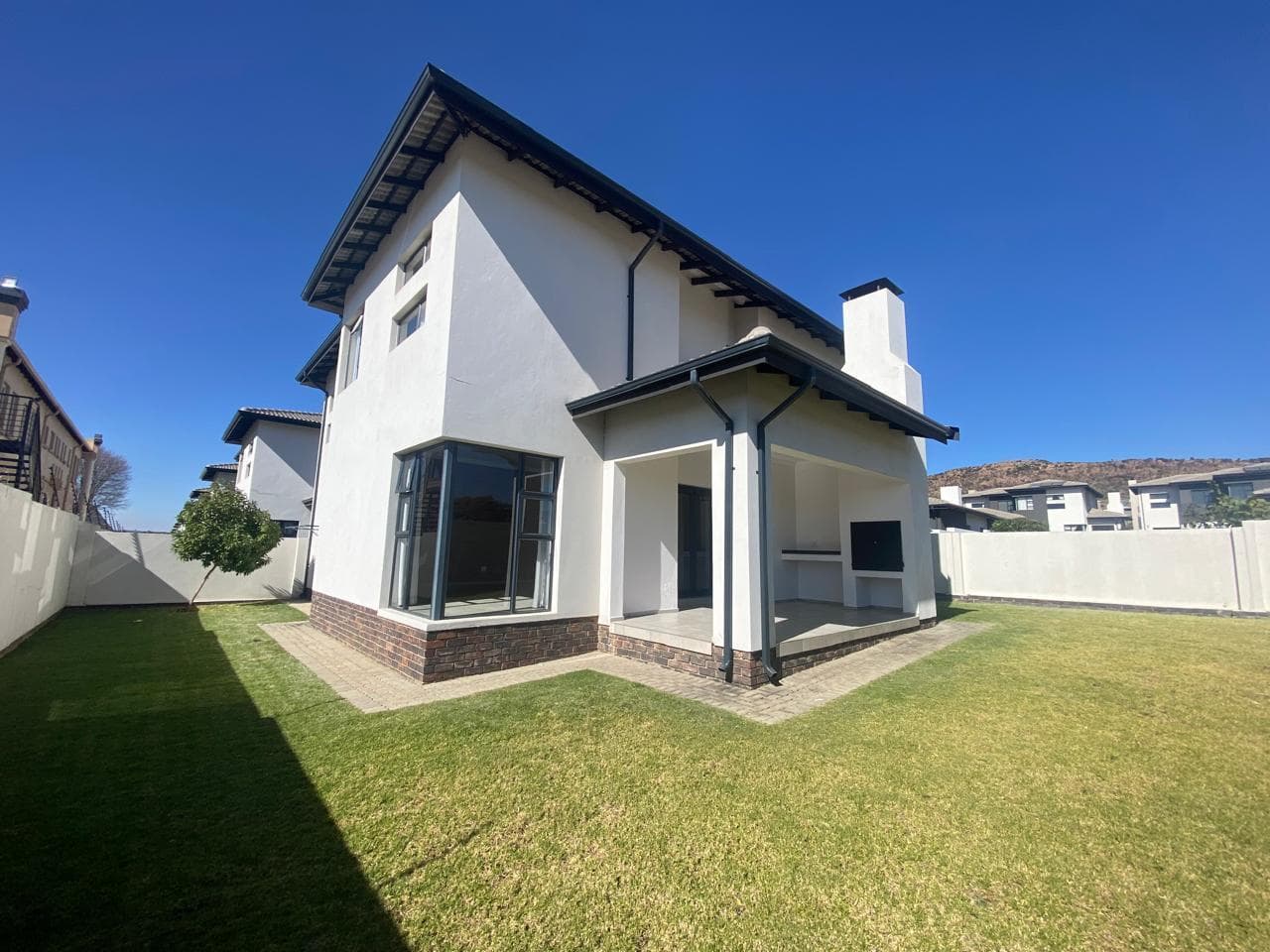 4 Bedroom Duplex in Diswilmar AH