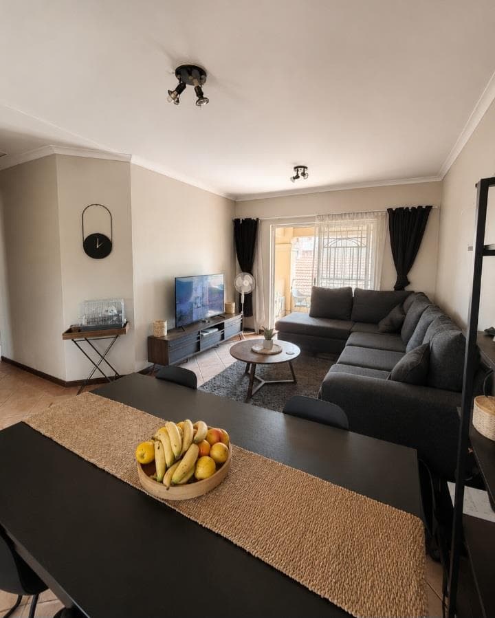 3 Bedroom Apartment in Die Hoewes