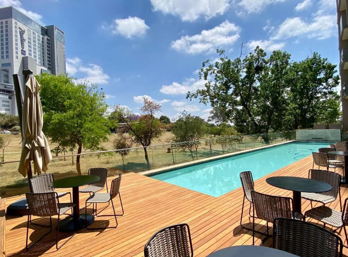 Studio Apartment in Sandton Central