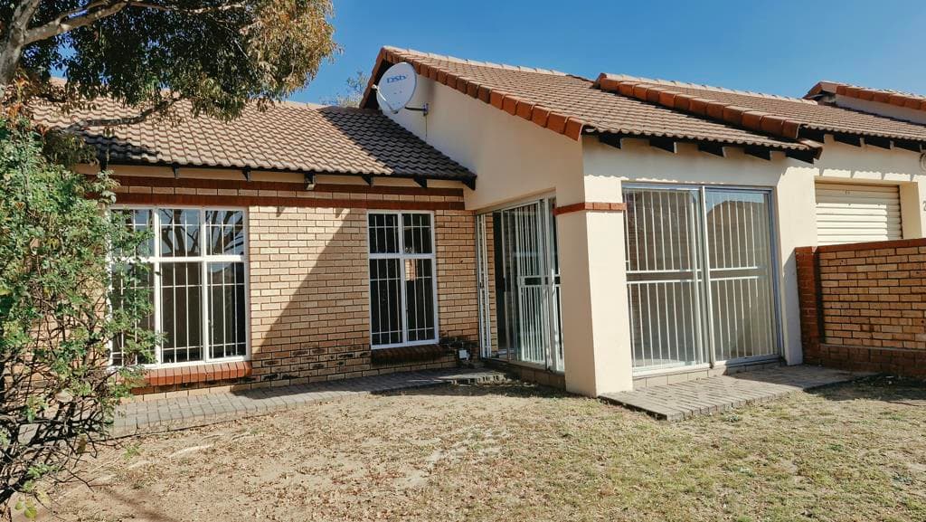 2 Bedroom Simplex in Noordwyk