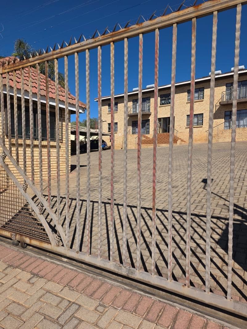 2 Bedroom House in Zakariyya Park
