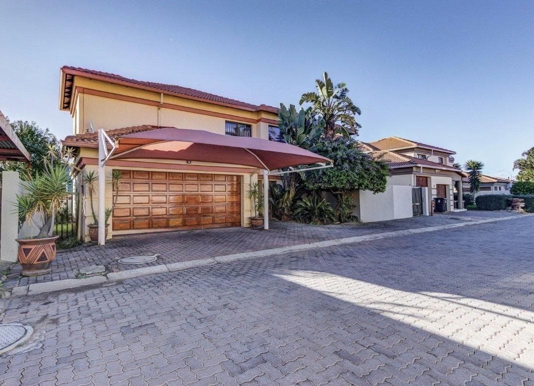 4 Bedroom House in Glen Marais