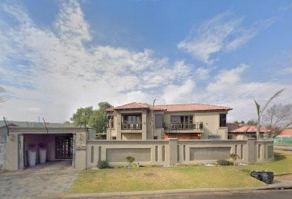 7 Bedroom House in Van Dyk Park