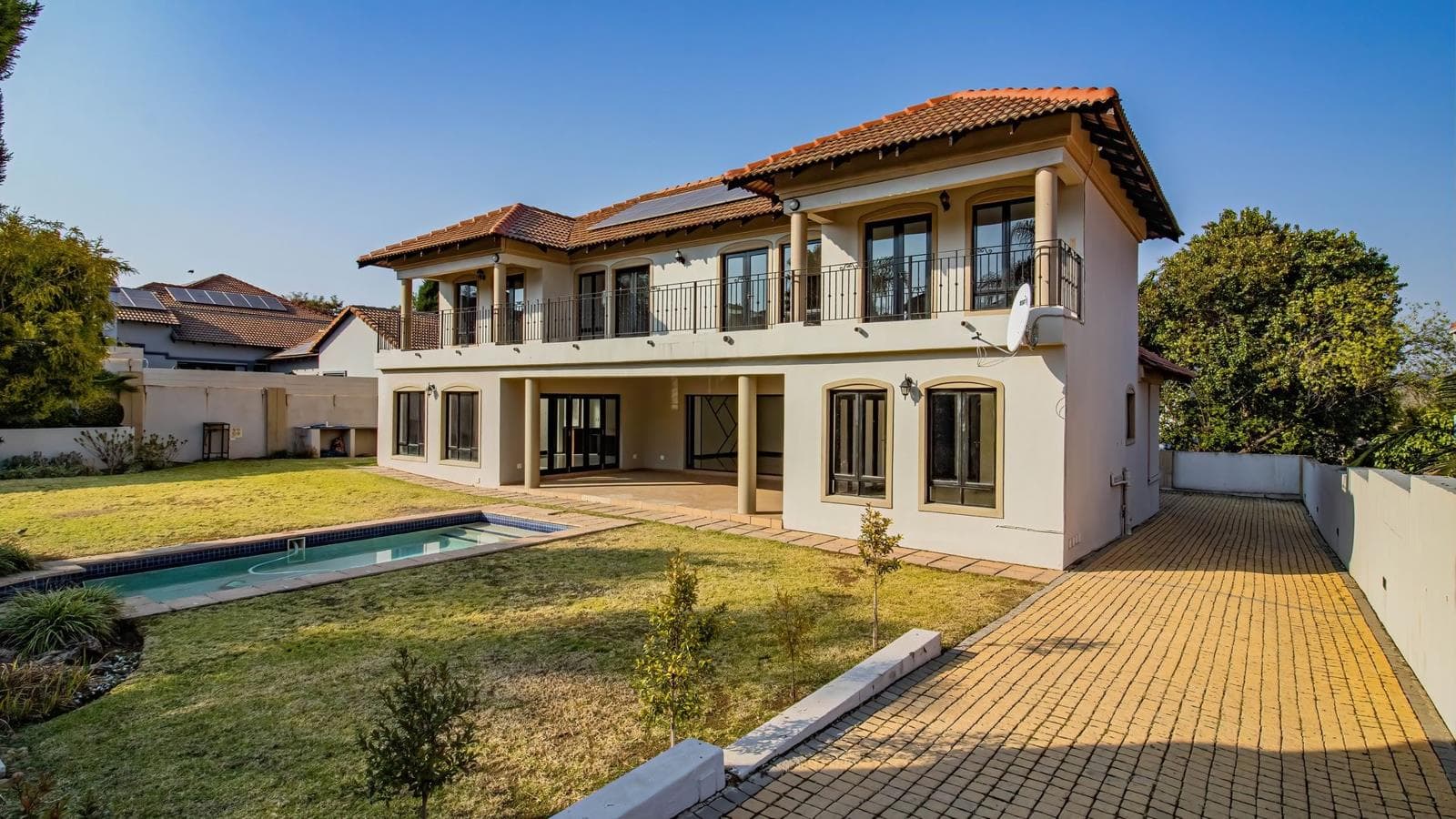 5 Bedroom House in Maroeladal