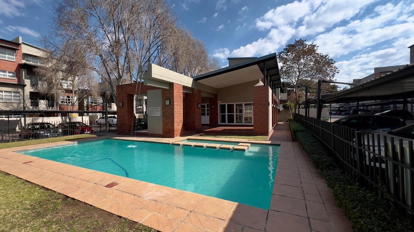 2 Bedroom Simplex in Pineslopes