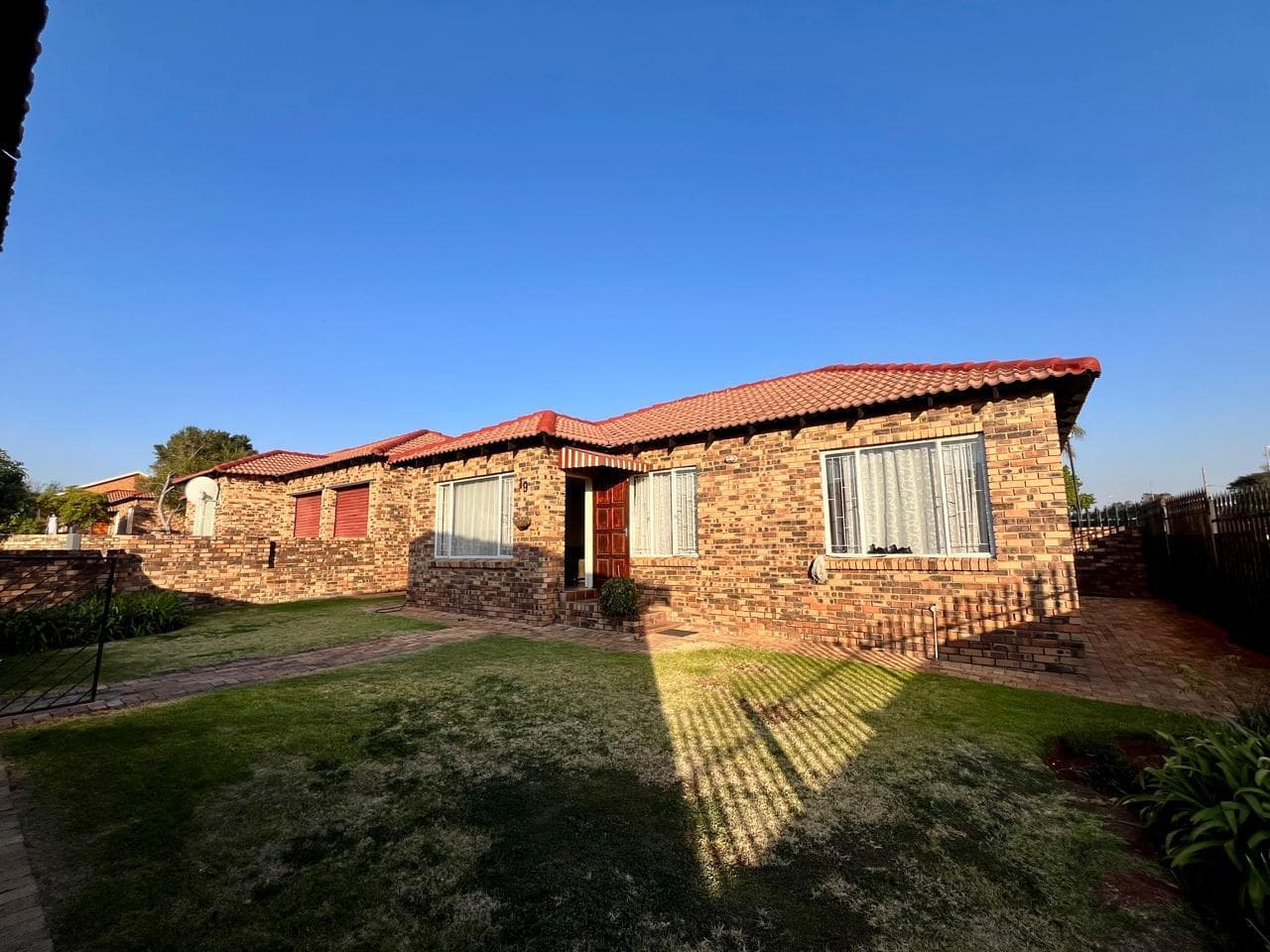 3 Bedroom Townhouse in Honeydew Ridge