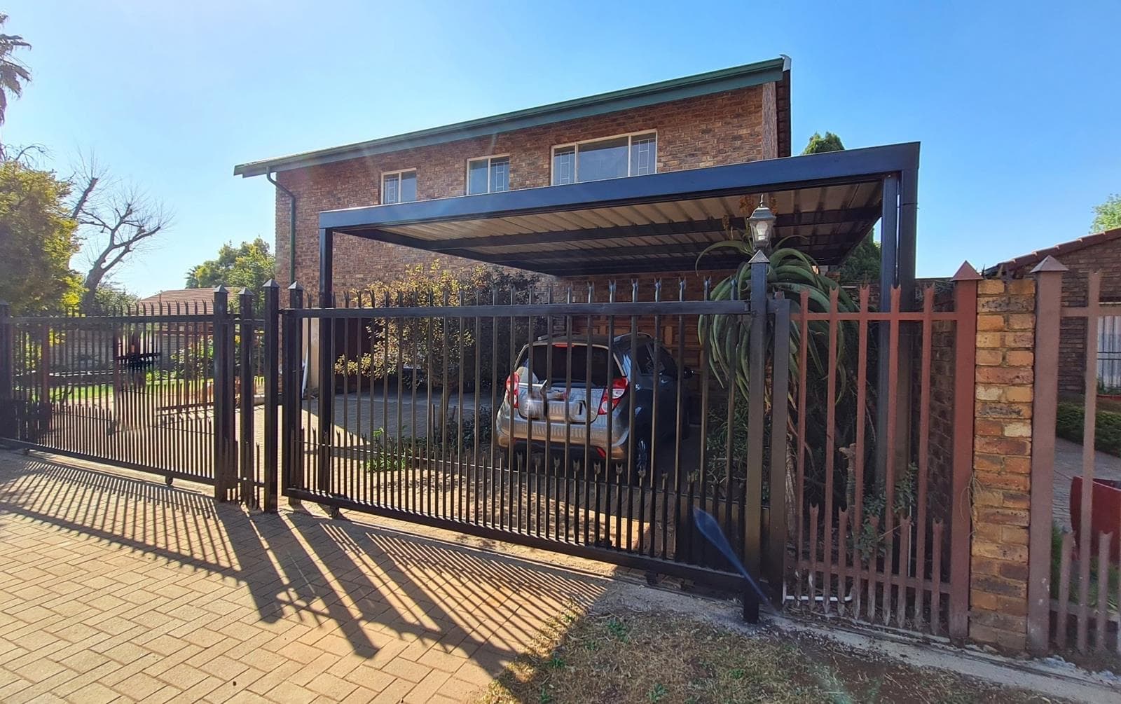 2 Bedroom Garden Cottage in Rooihuiskraal North