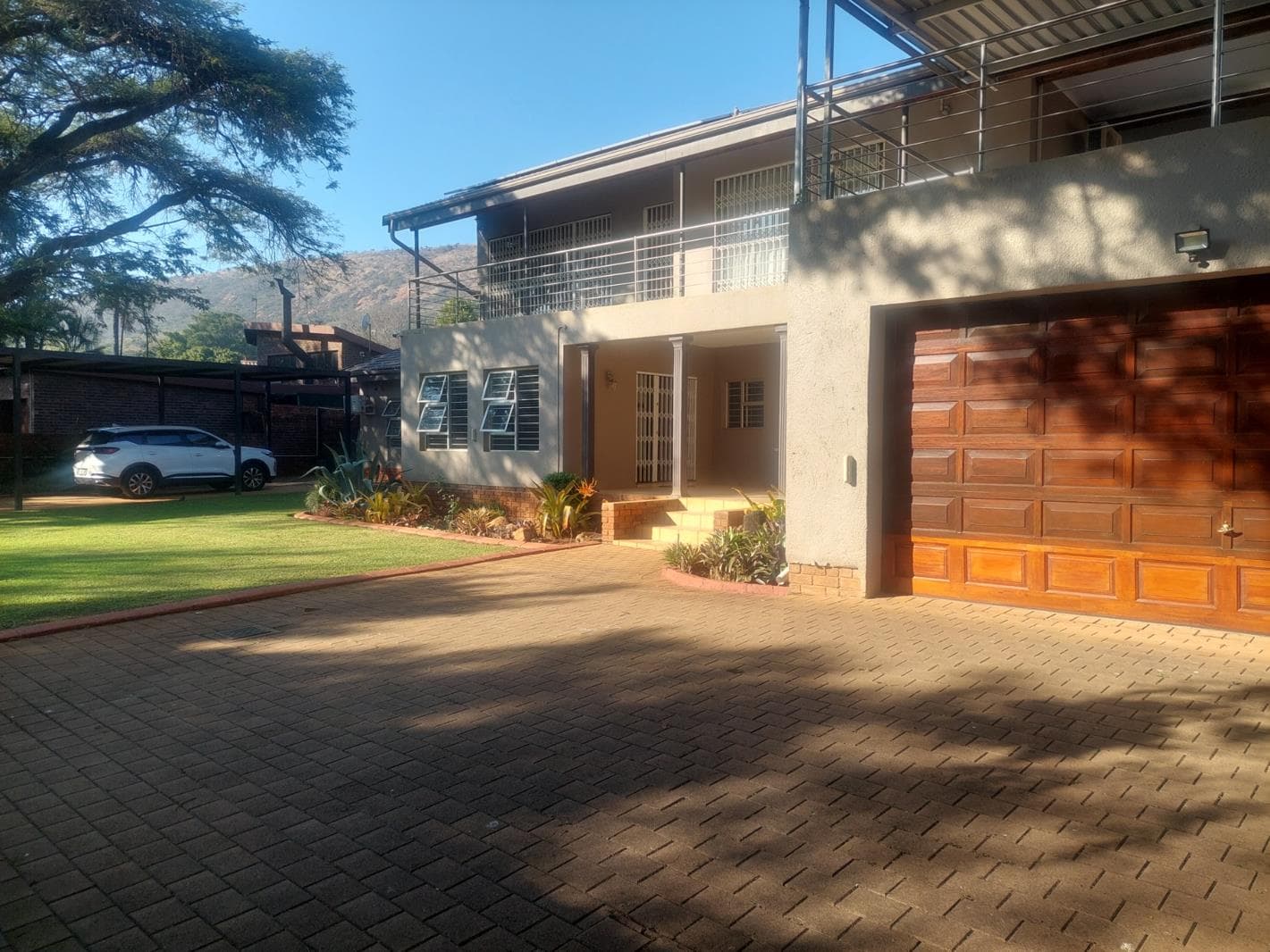 5 Bedroom House in Florauna