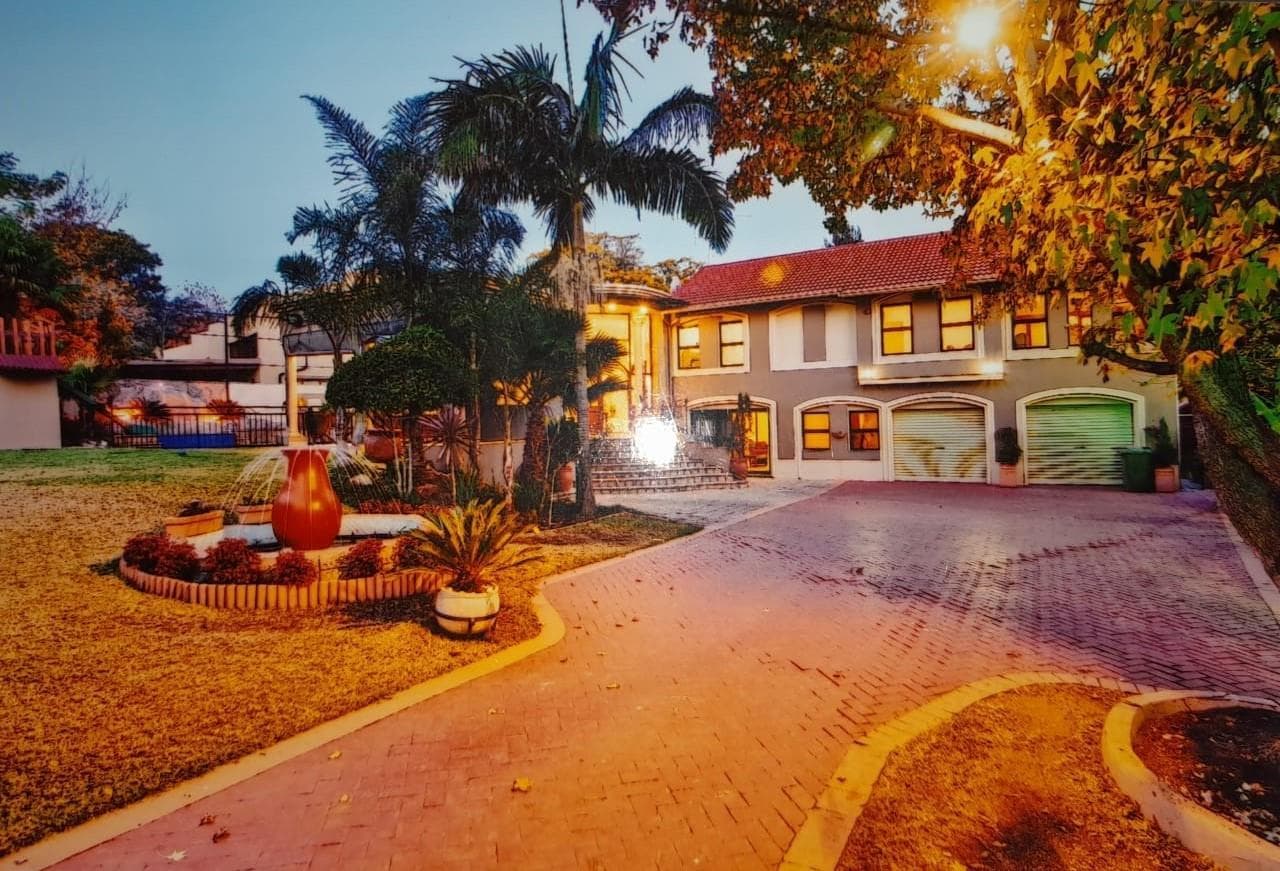 8 Bedroom House in Morningside Manor