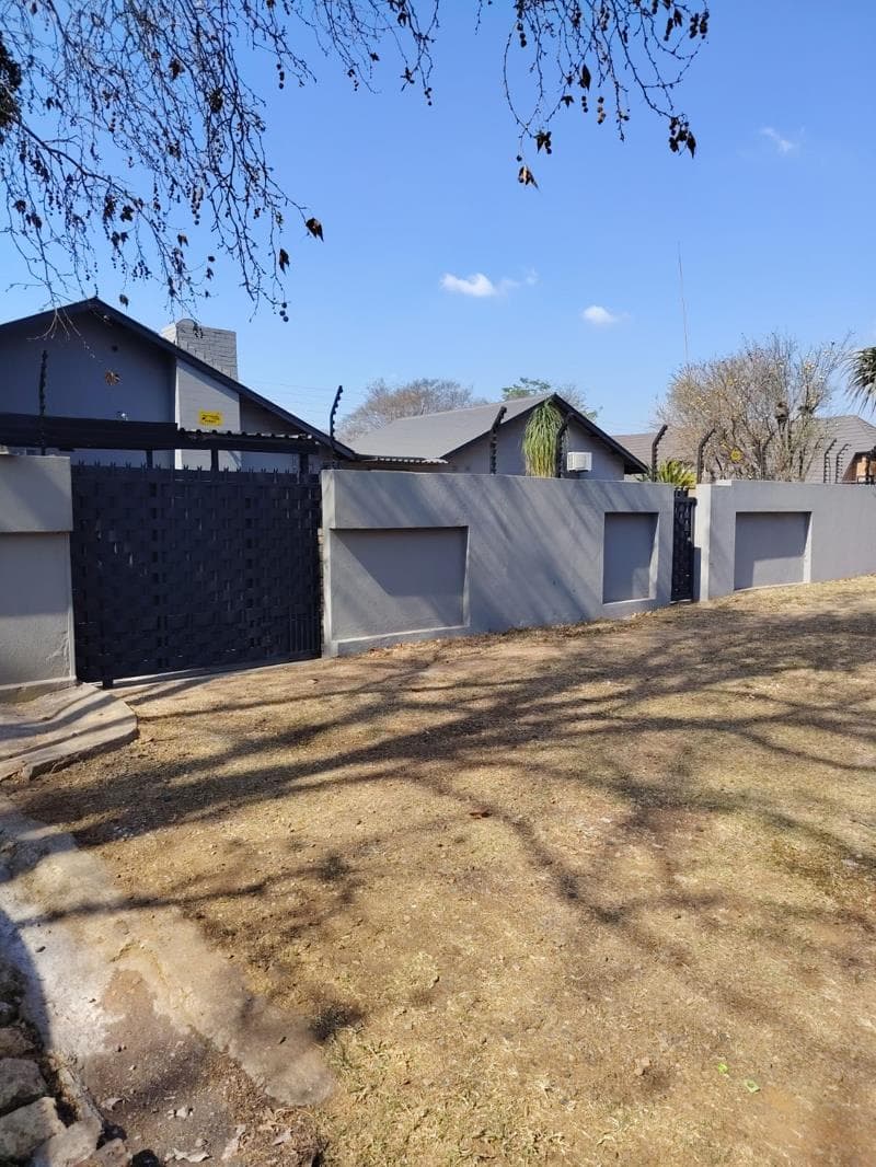 2.5 Bedroom Flat in Rietfontein