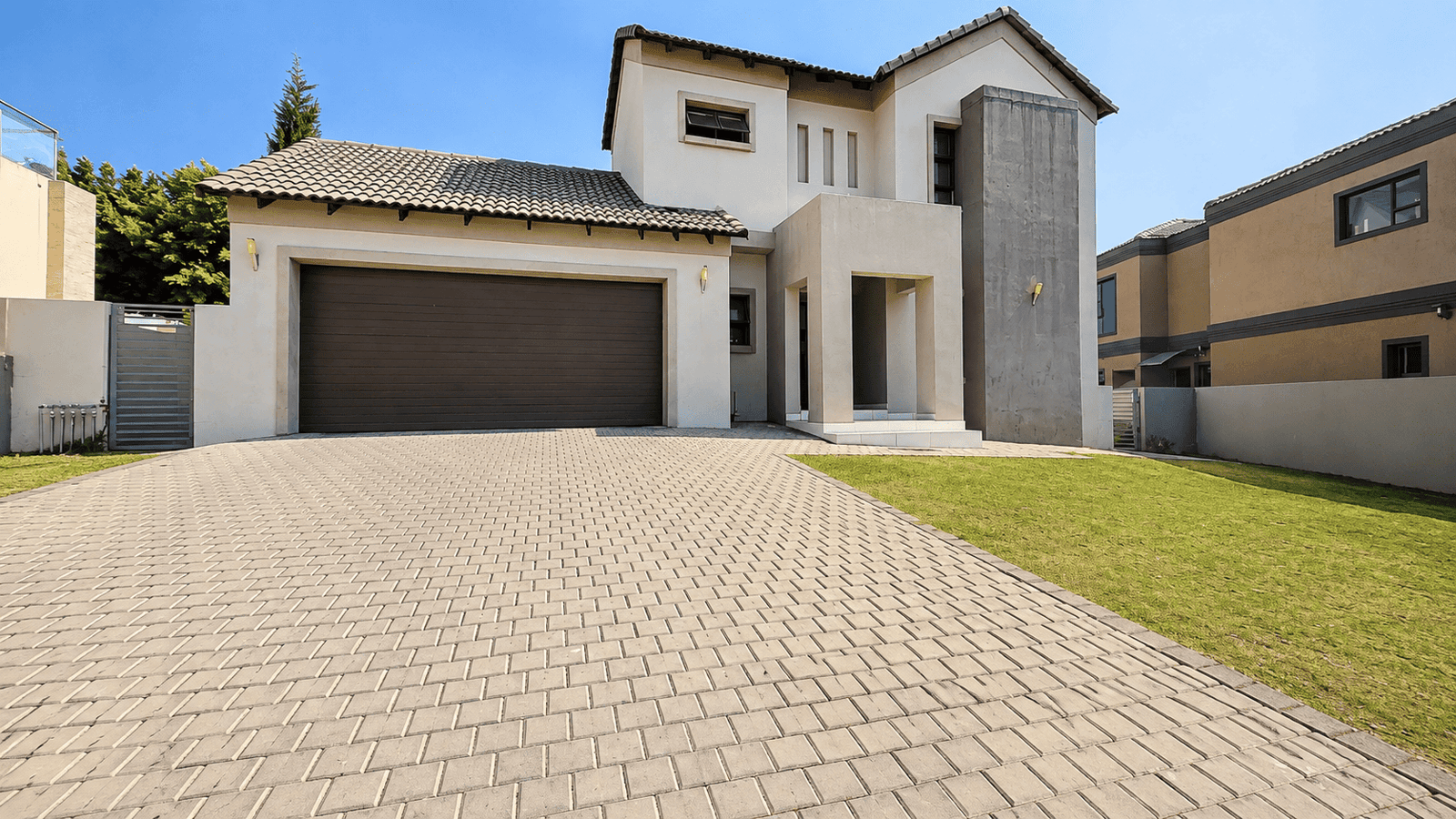 3 Bedroom House in Blue Valley Golf Estate