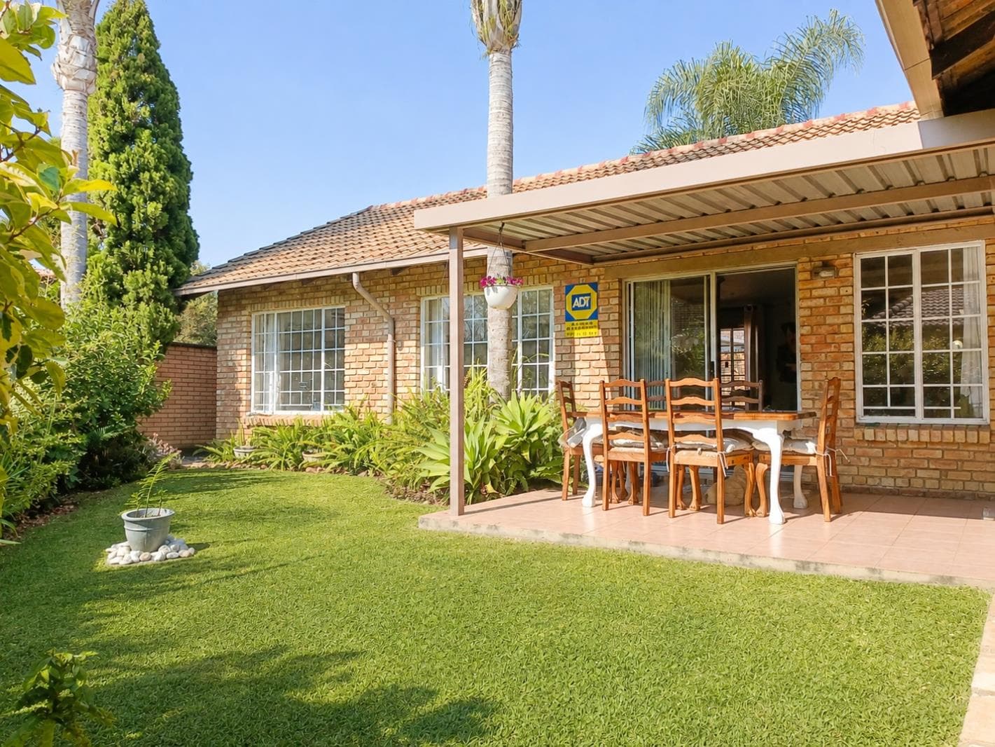2 Bedroom Townhouse in Equestria