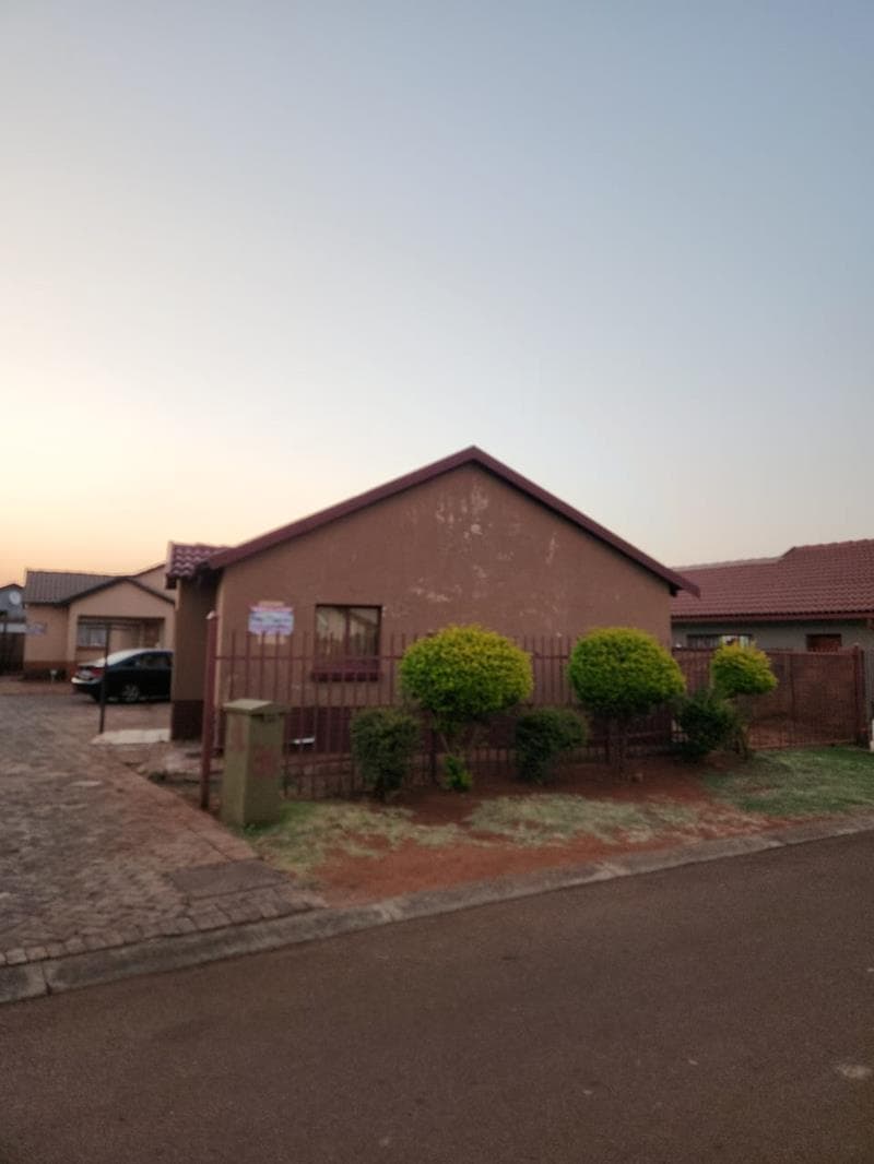 3 Bedroom Simplex in The Orchards