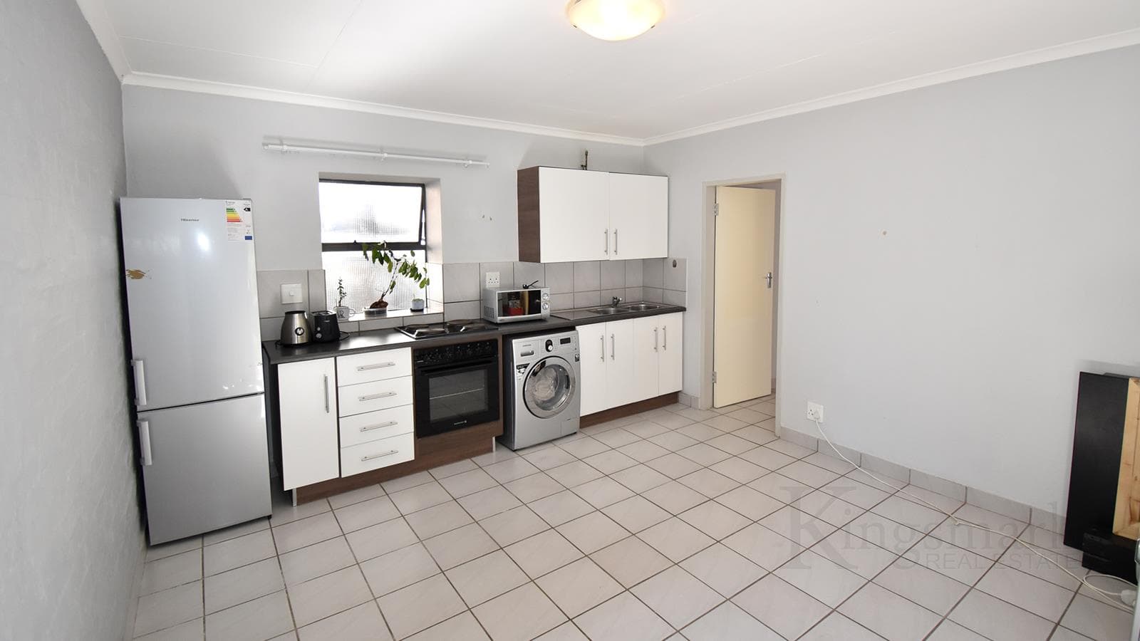 1 Bedroom Apartment in Die Hoewes