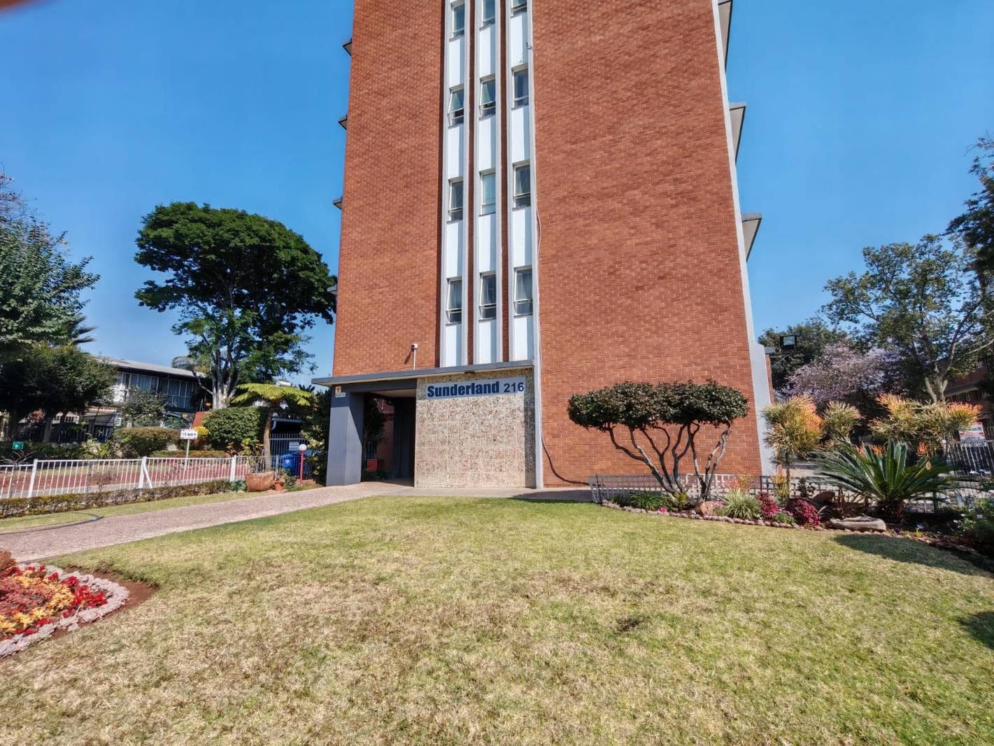 1.5 Bedroom Flat in Queenswood