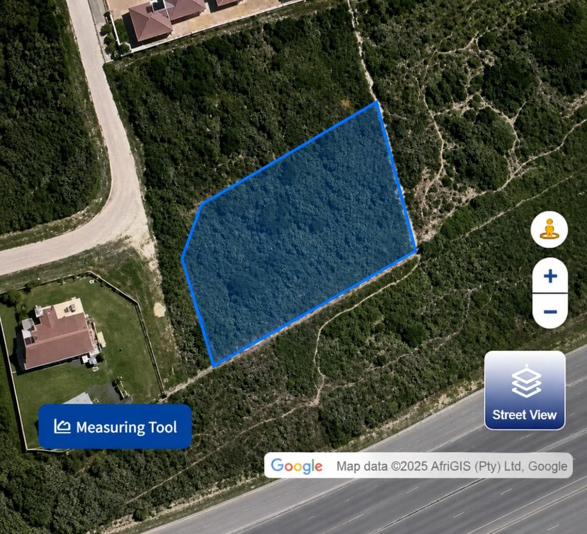 1 595 m² Land available in Colchester