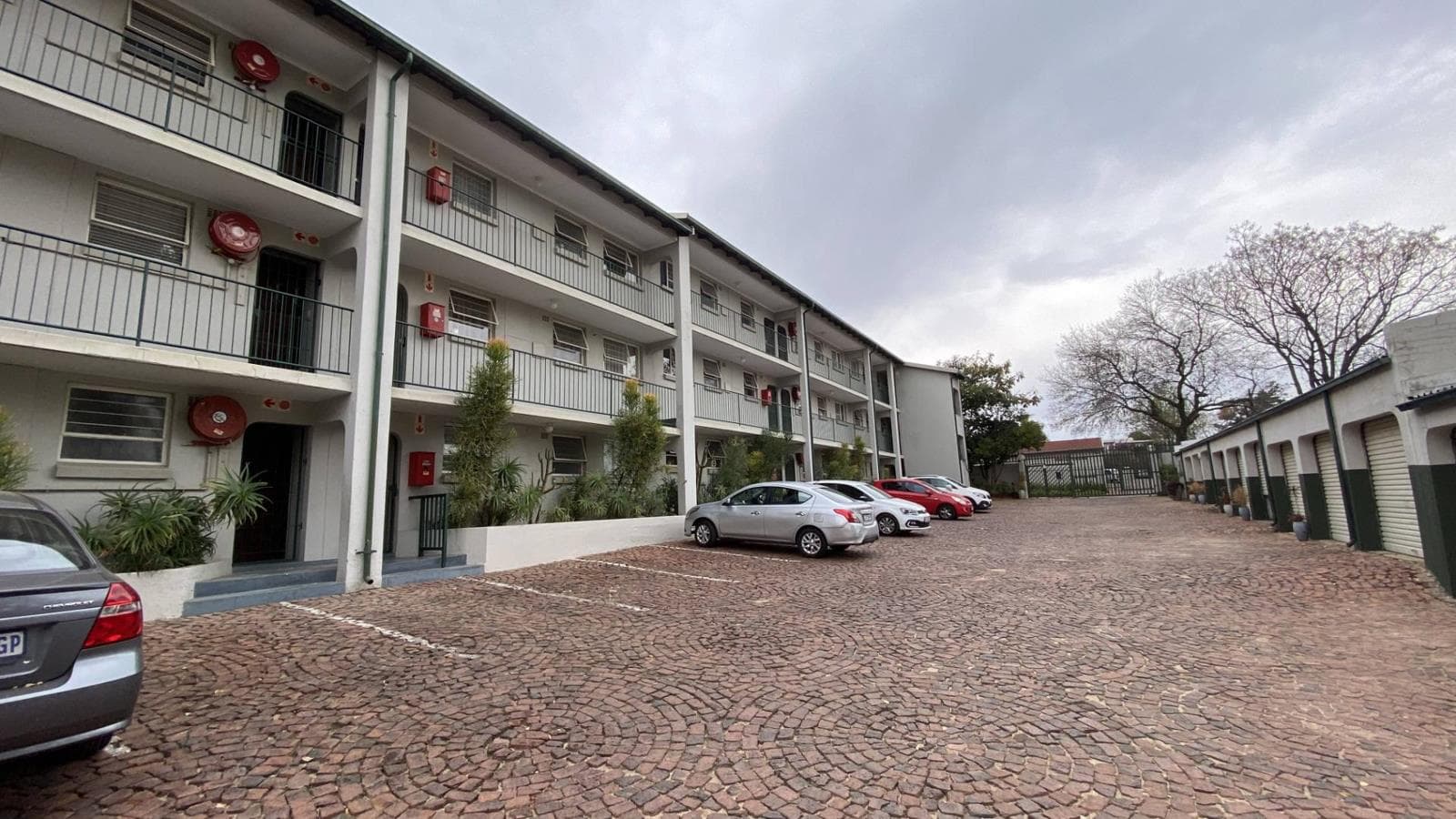 2 Bedroom Apartment in Kensington B