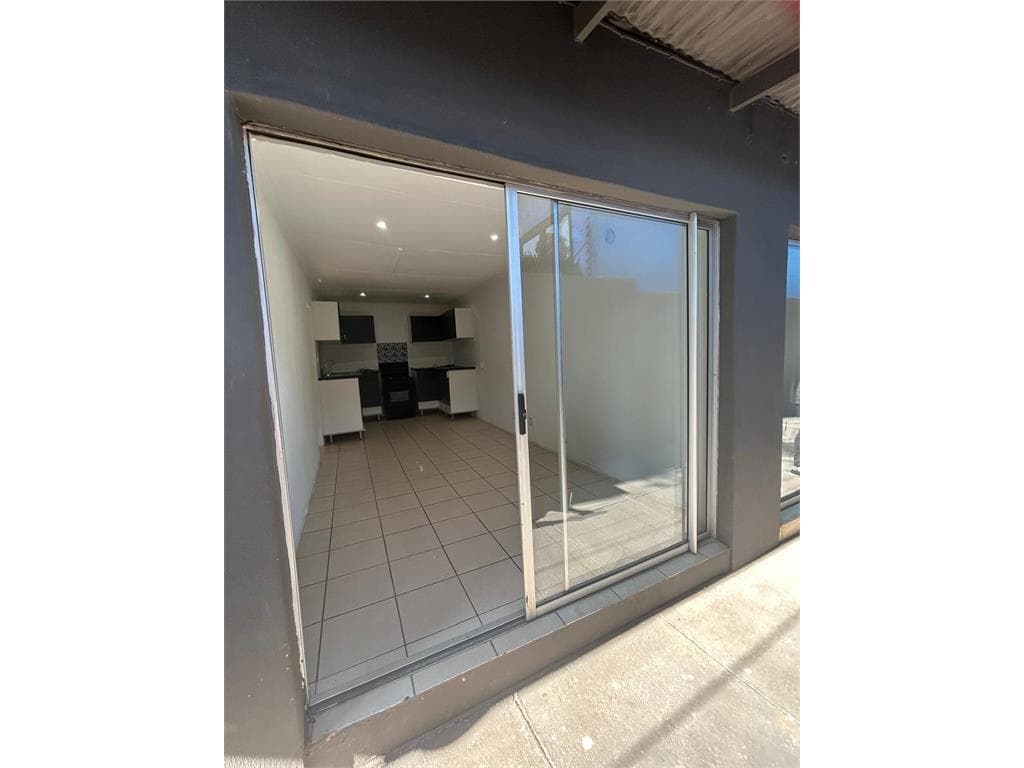 1 Bedroom Garden Cottage in Greymont