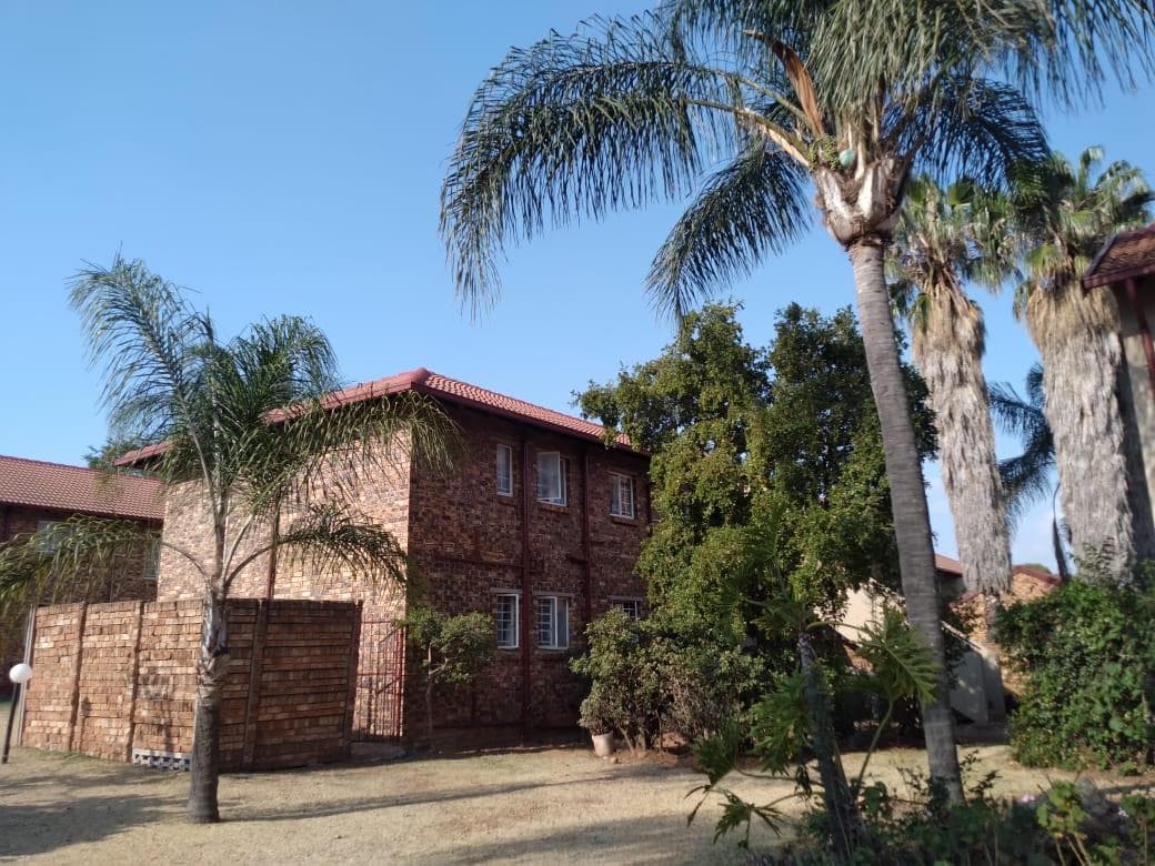 2 Bedroom Townhouse in Moreleta Park