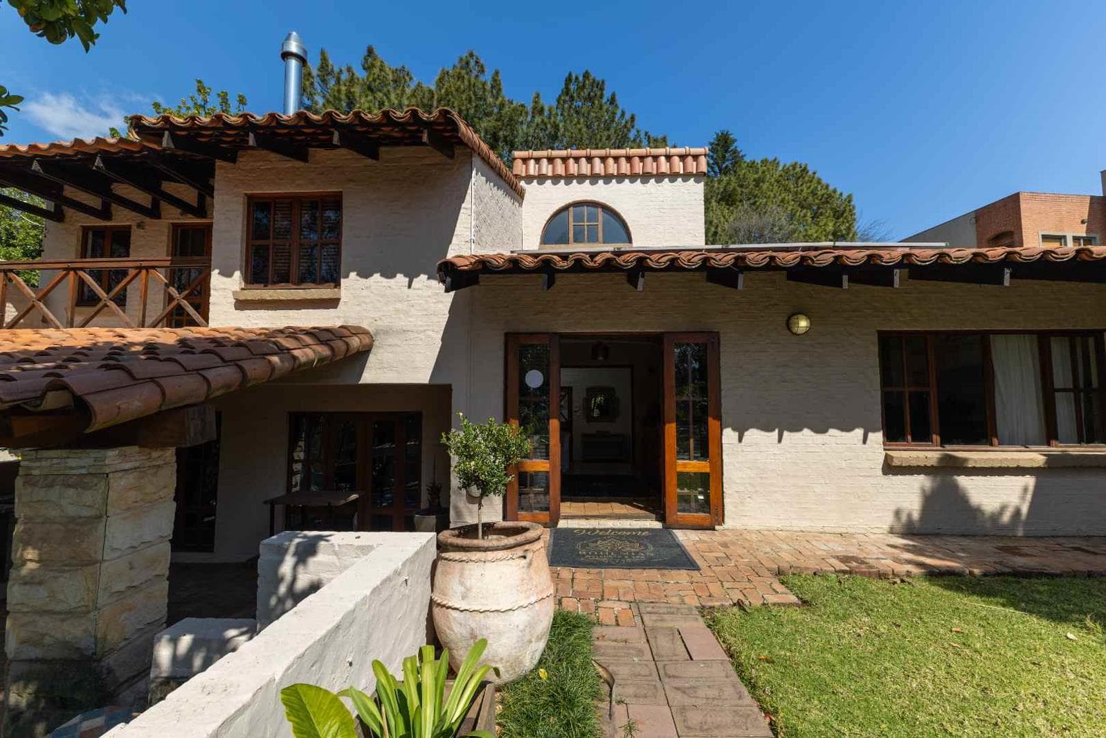 6 Bedroom House in Waterkloof Ridge