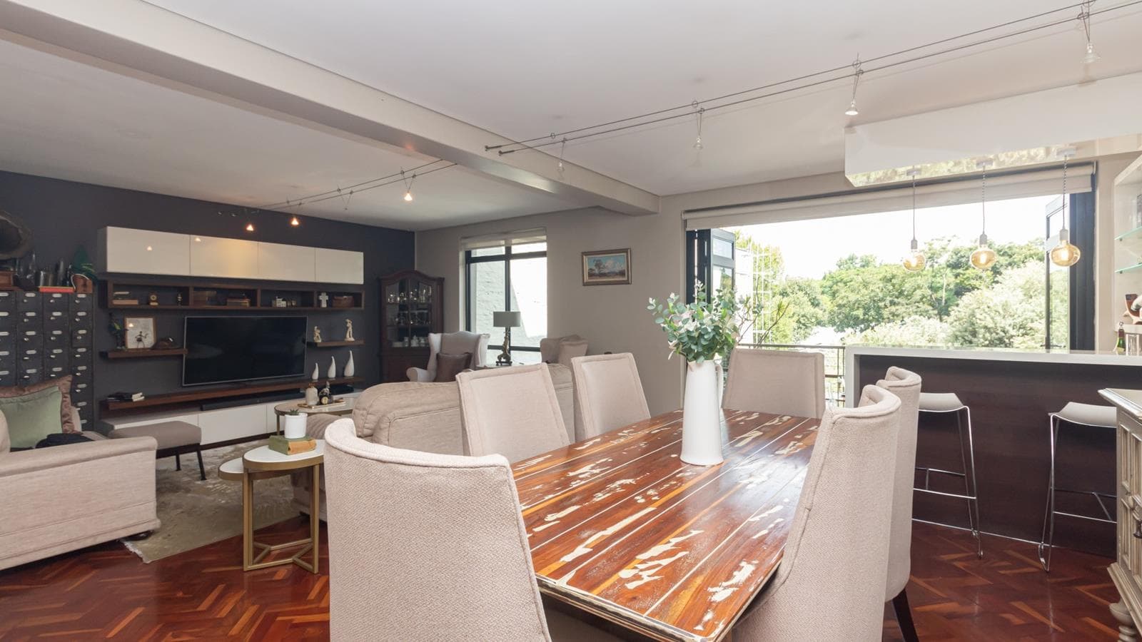 2 Bedroom Apartment in Greenside