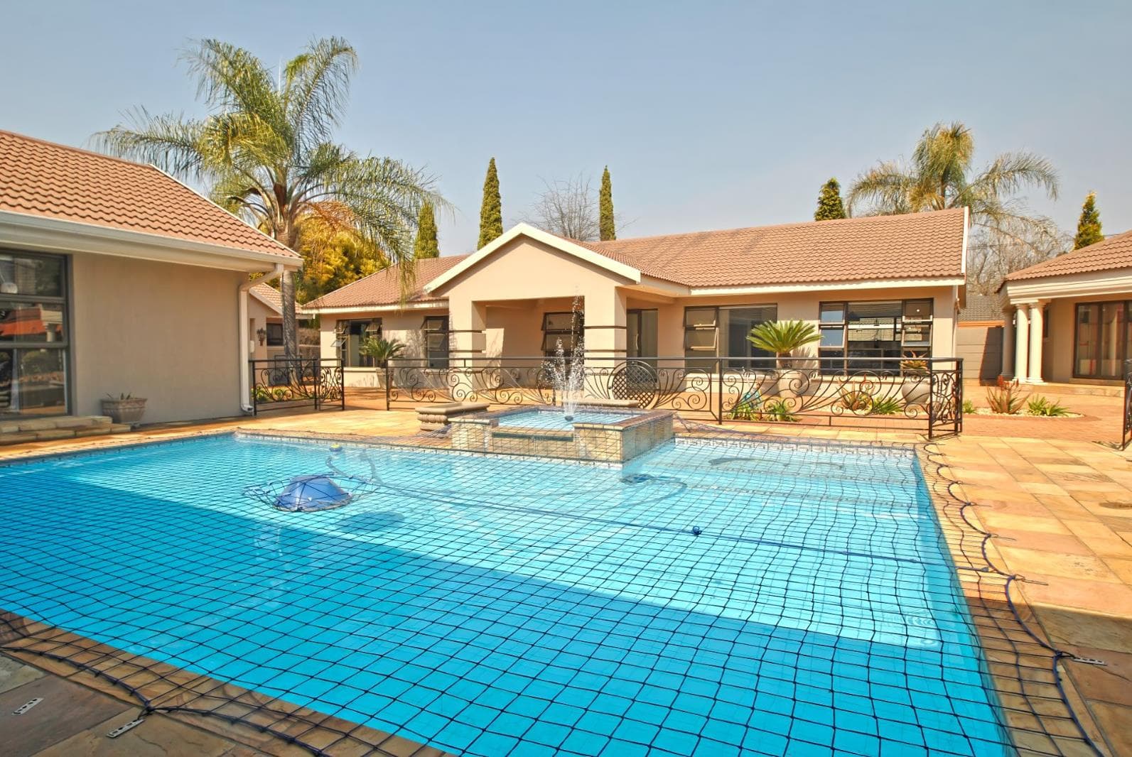 7 Bedroom House in Arcon Park