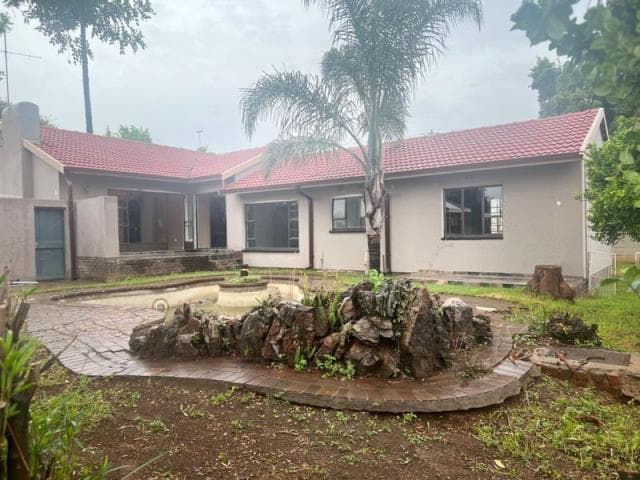 4.5 Bedroom House in Buurendal