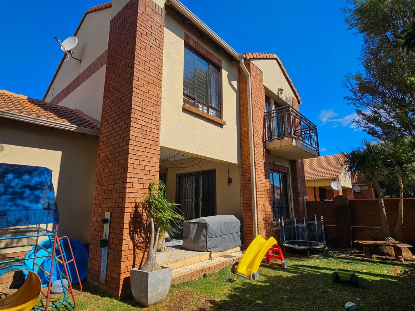 3 Bedroom Duplex in Rietvlei Heights Country Estate