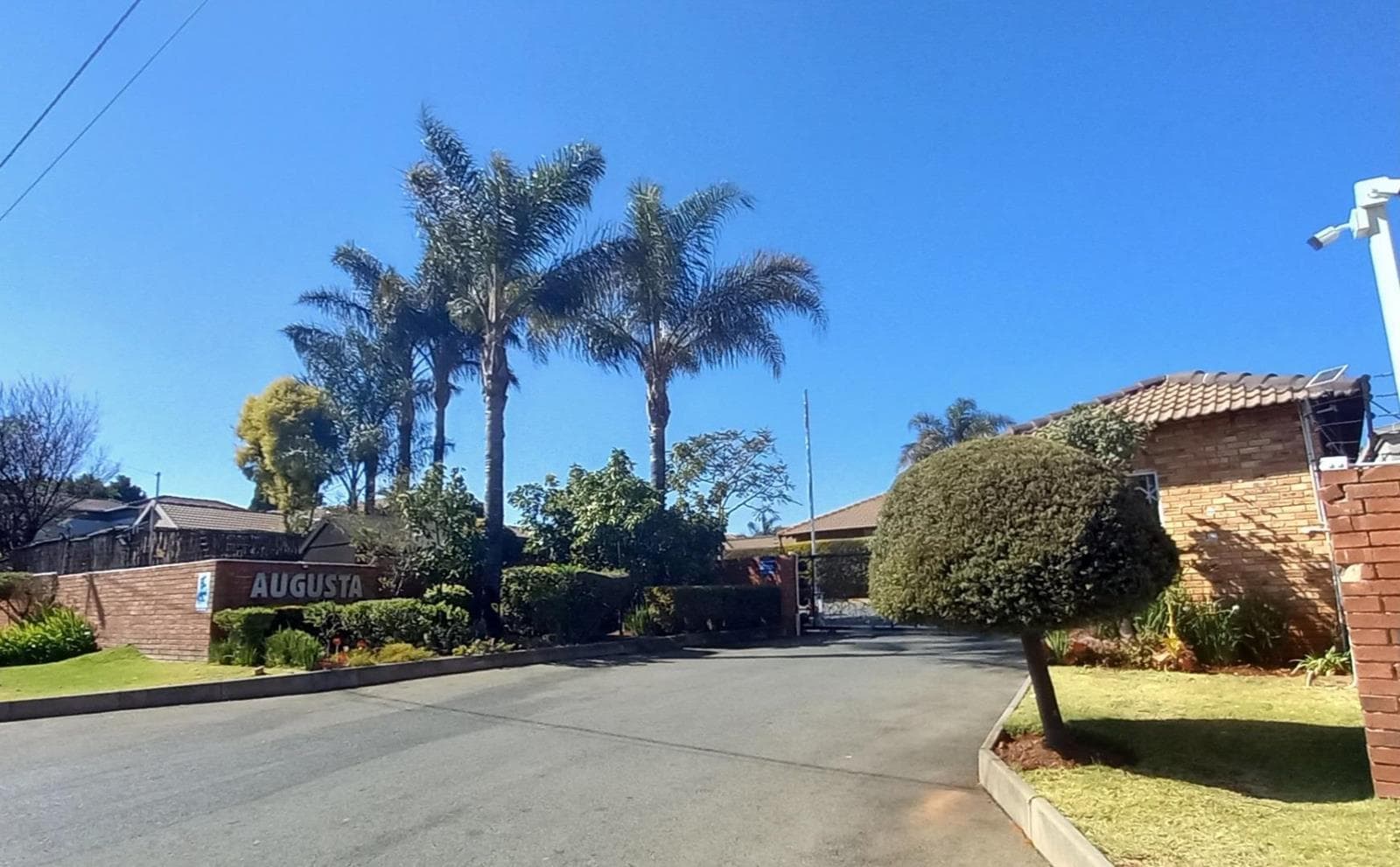 2 Bedroom Townhouse in Honeydew Ridge