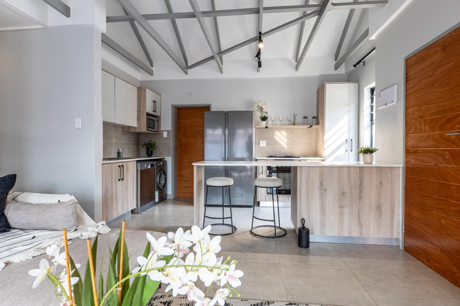 3 Bedroom Simplex in Die Hoewes