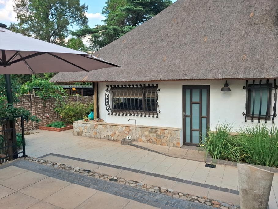 2 Bedroom Garden Cottage in Edenburg