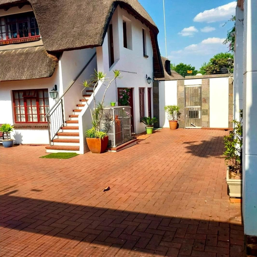 2 Bedroom Garden Cottage in Pine Park