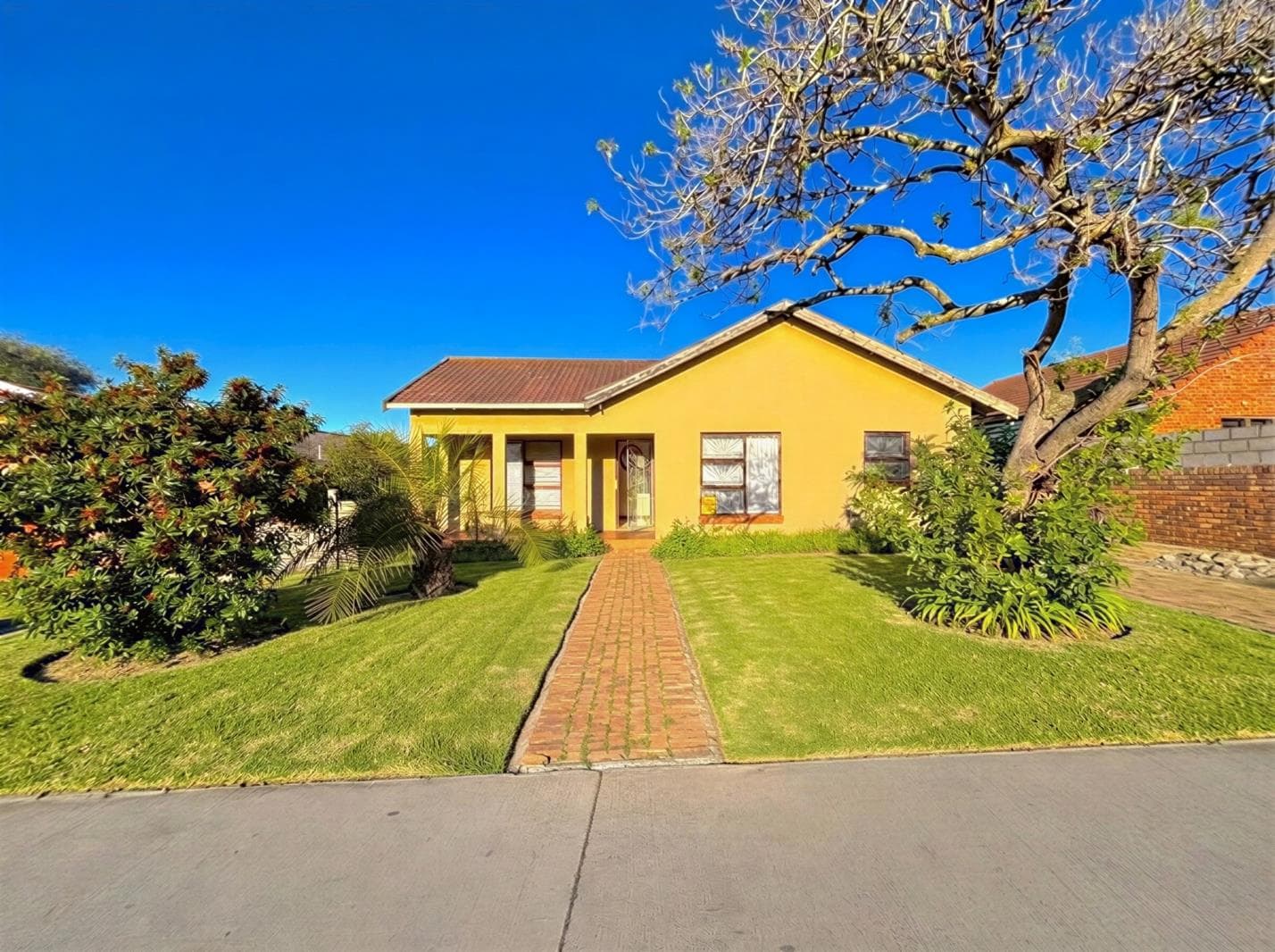 3 Bedroom House in Heath Park