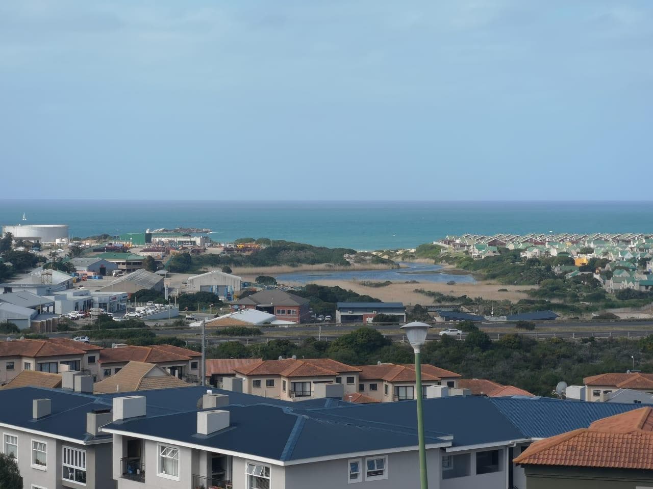 973 m² Land available in Island View