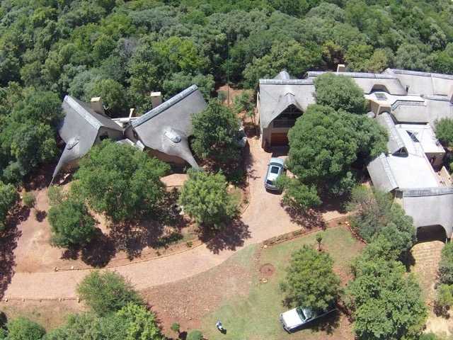 4 Bedroom House in Kshane Lake Lodge