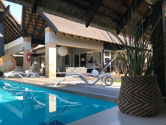 4 Bedroom House in Kshane Lake Lodge