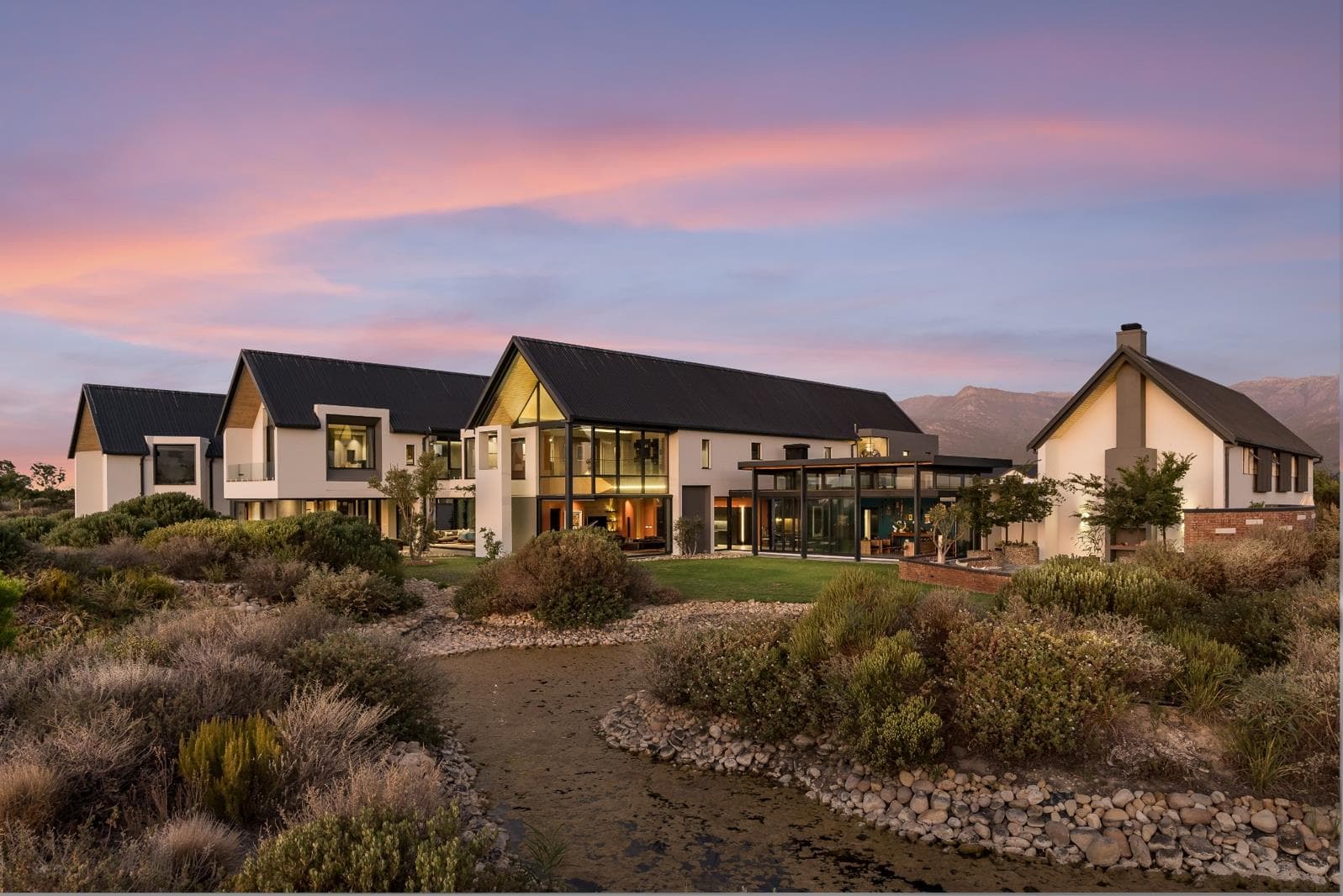 12 Bedroom House in Val de Vie Estate