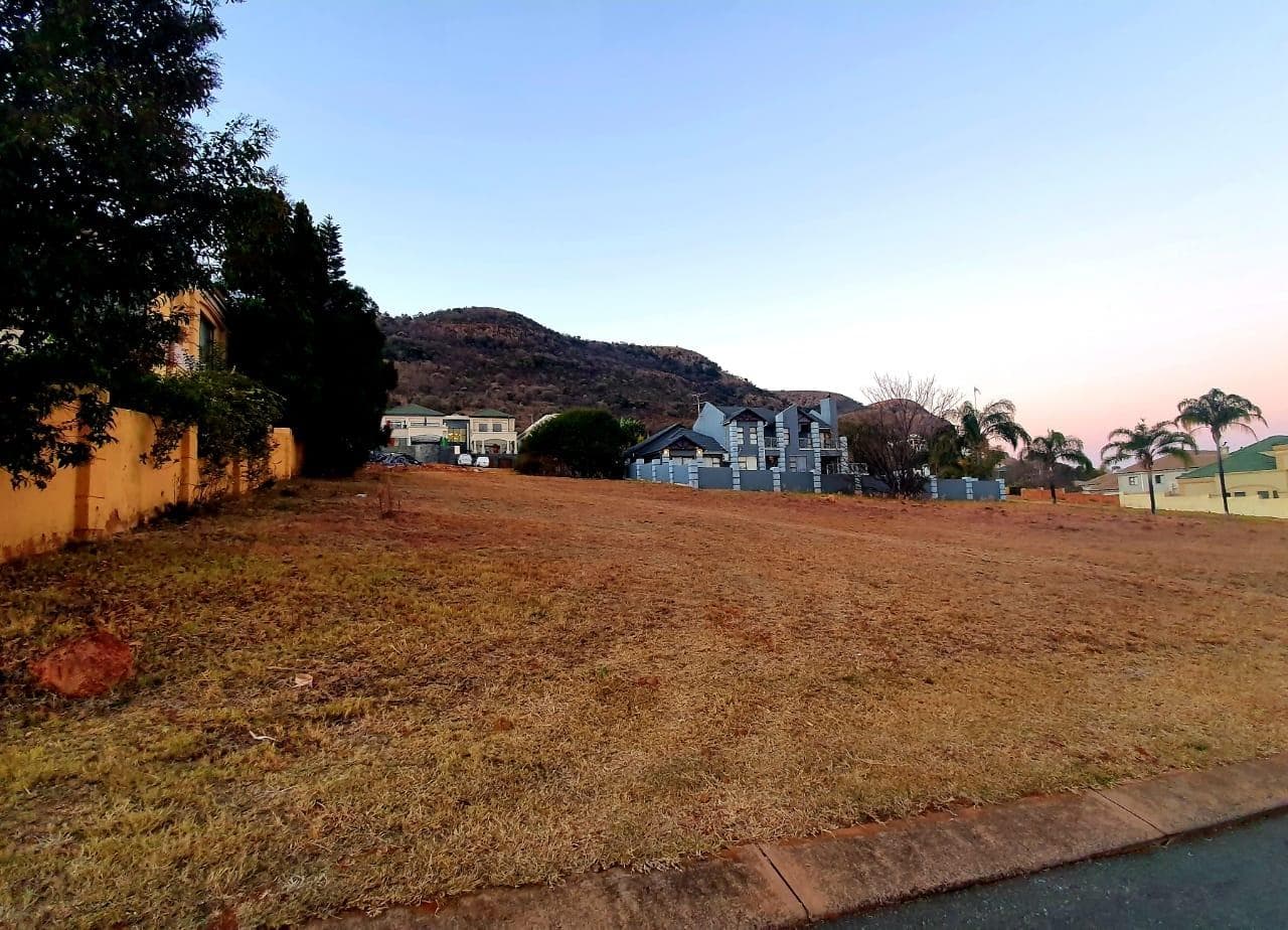 884 m² Land available in Kosmos Ridge