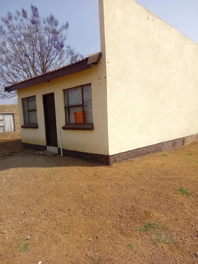 1 Bedroom House in Brits