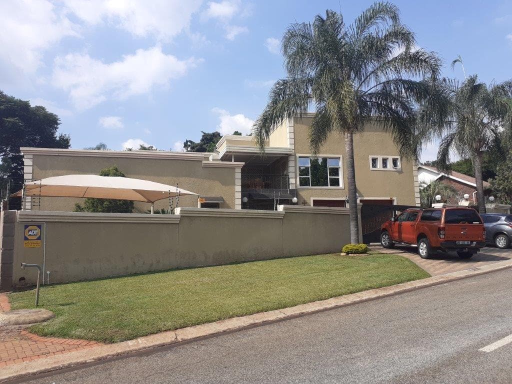 6 Bedroom House in Safari Gardens